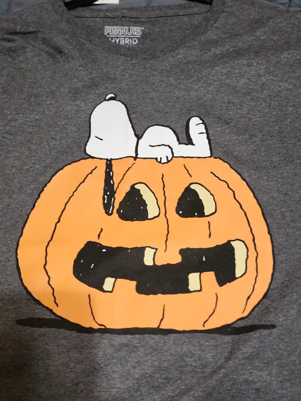 Snoopy Pumpkin Black Mens Halloween Tee - Picture 5 of 5